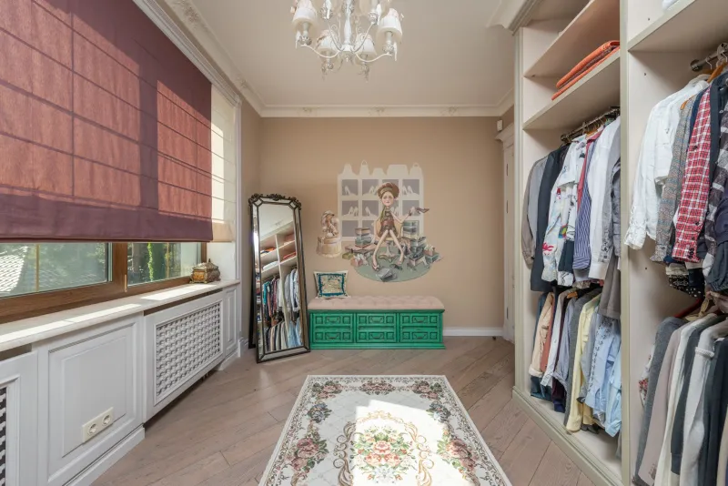 You Own 80 Clothes and Wear 12 of Them: What Your Closet Is Actually Telling You