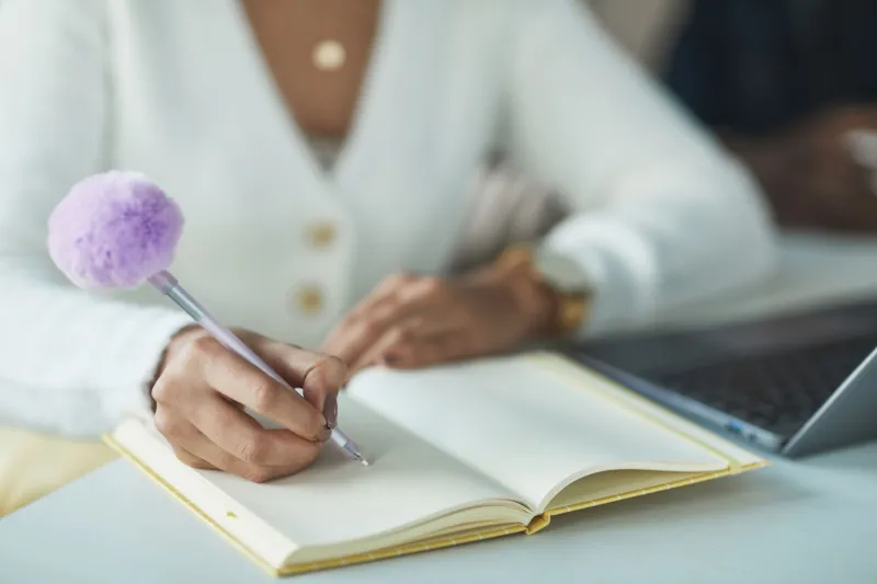 Pick Up a Pen: The Quiet Science Behind Why Writing by Hand Feels So Good Right Now